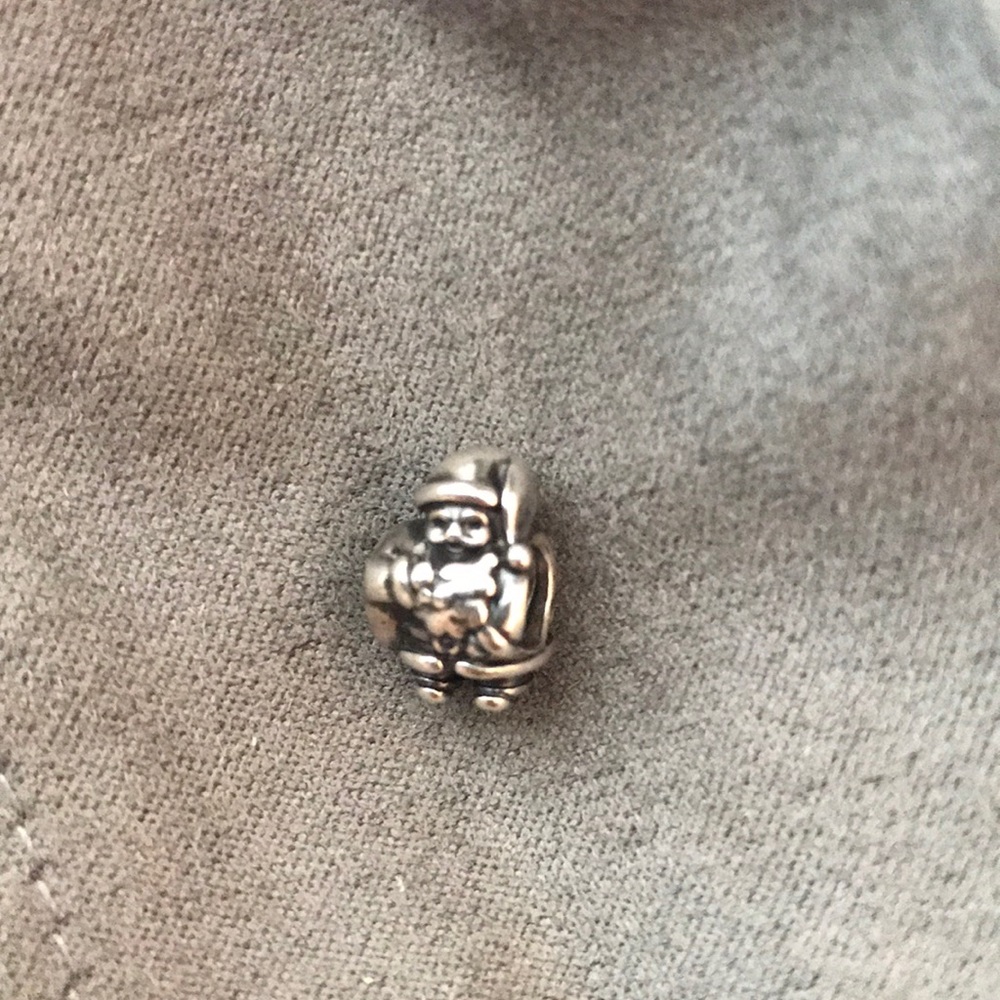 Pandora Santa charm